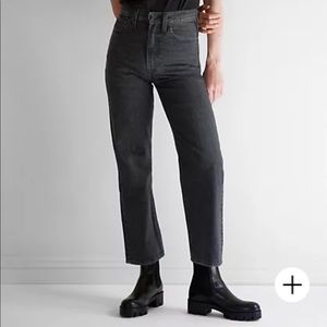 Black Levi’s Ribcage Jeans